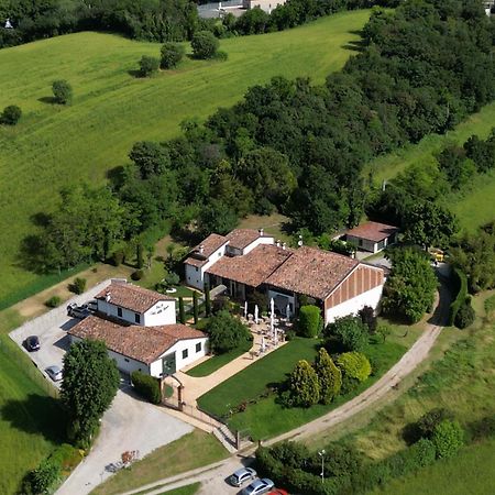 B&B Corte Delle Rose Кастильоне-делле-Стивьере Экстерьер фото