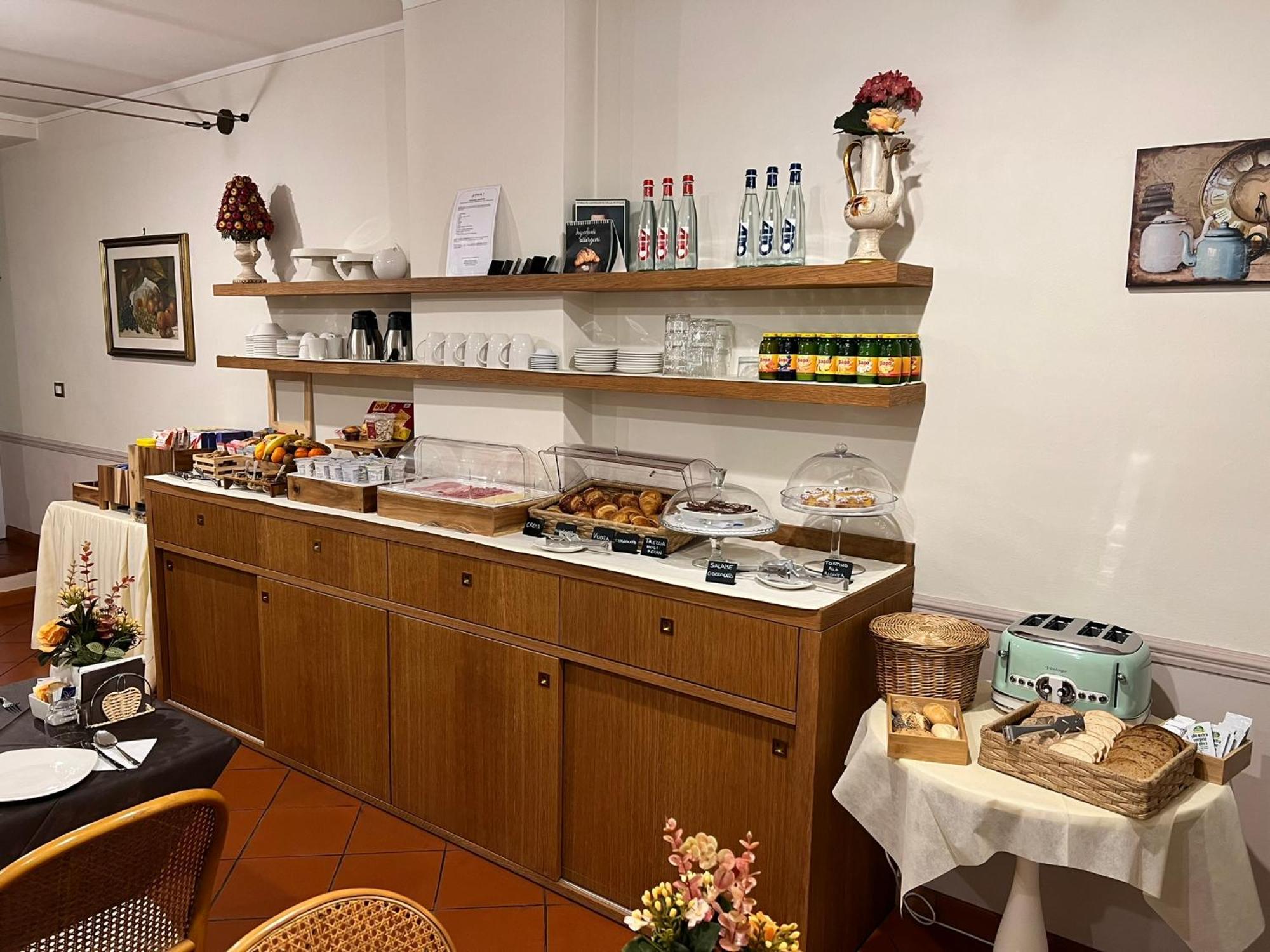 B&B Corte Delle Rose Кастильоне-делле-Стивьере Экстерьер фото