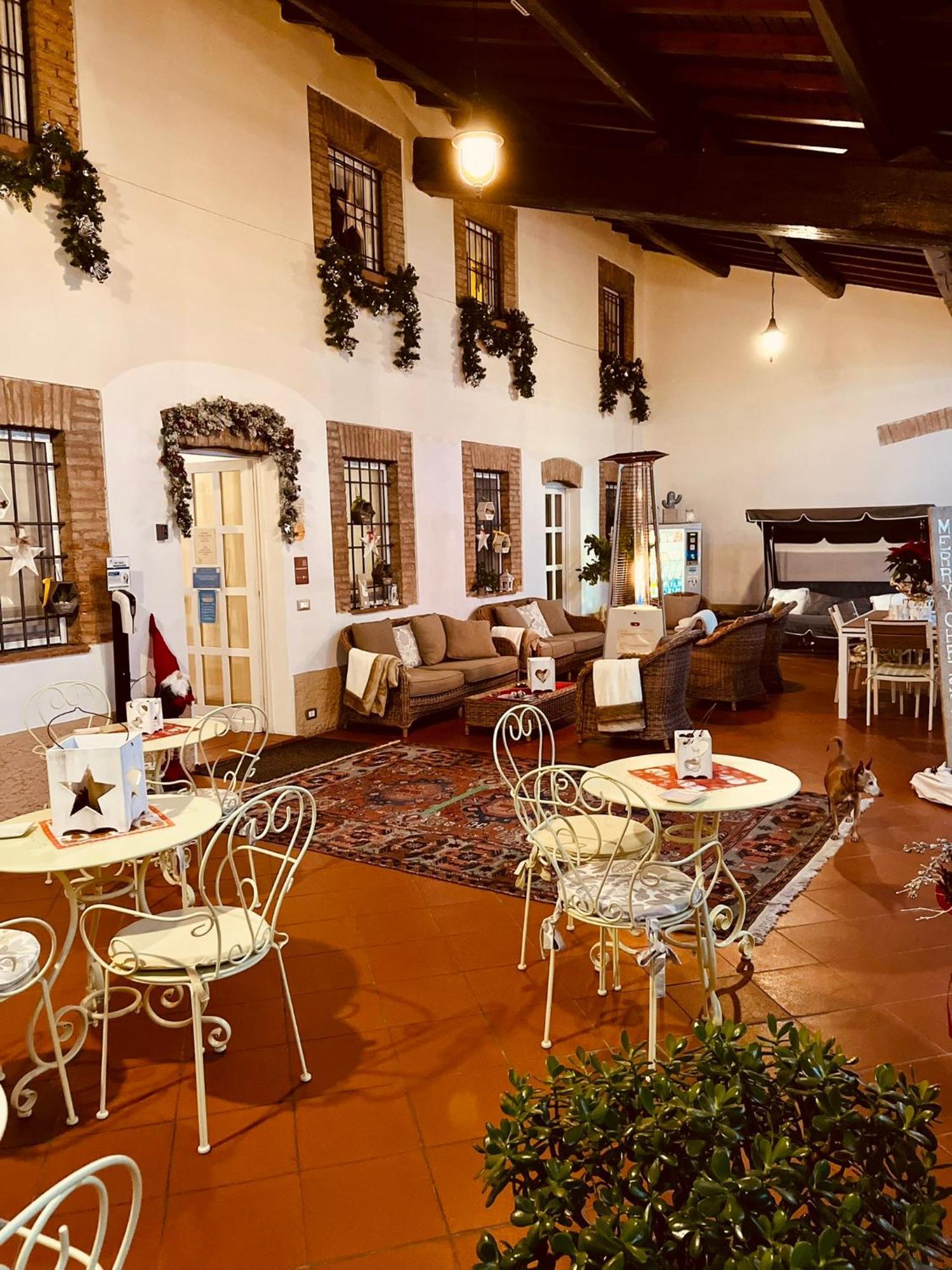 B&B Corte Delle Rose Кастильоне-делле-Стивьере Экстерьер фото