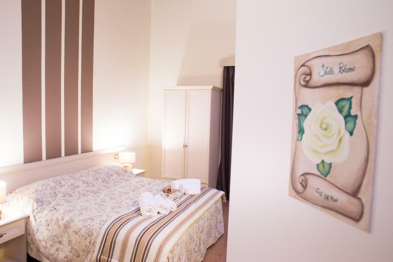 B&B Corte Delle Rose Кастильоне-делле-Стивьере Экстерьер фото