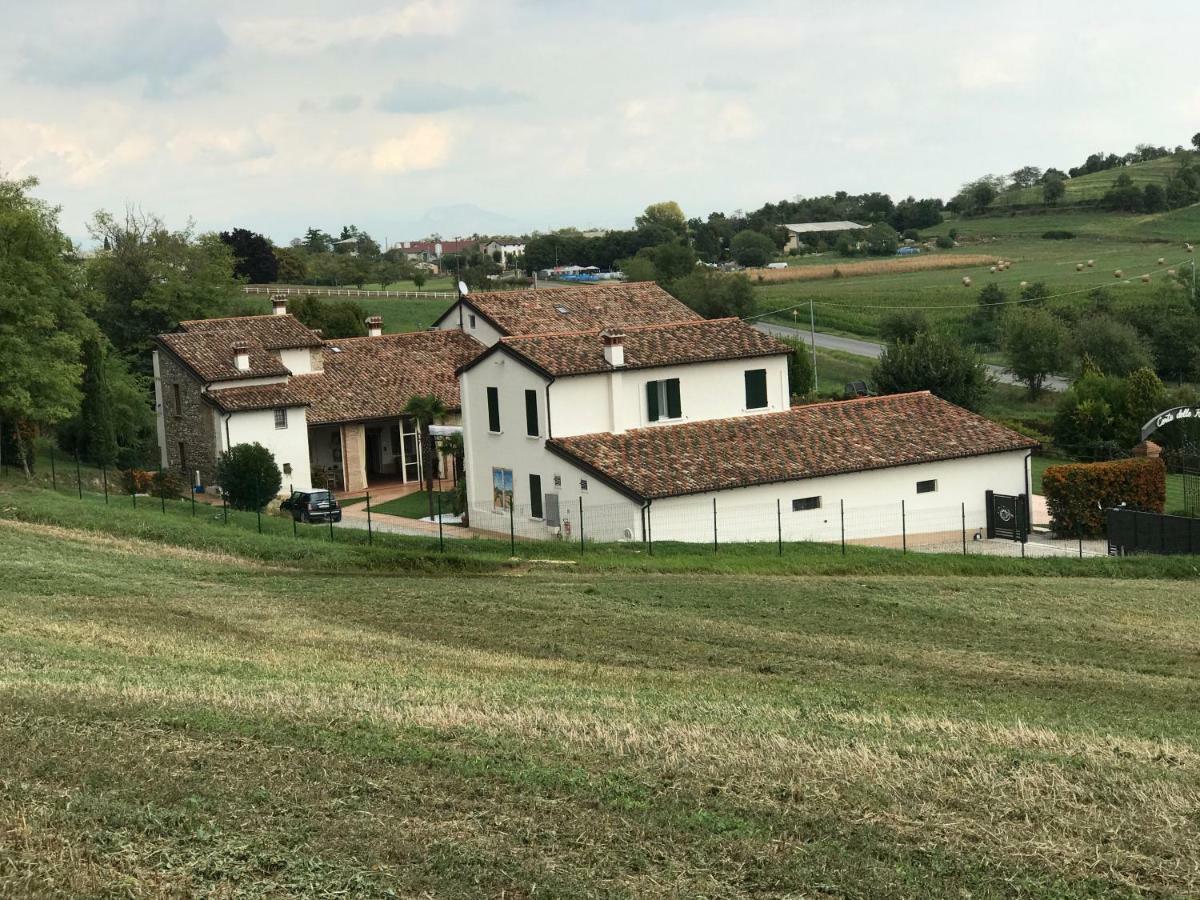 B&B Corte Delle Rose Кастильоне-делле-Стивьере Экстерьер фото